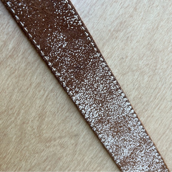 Le Chateau Brown Leather Shabby Distressed Belt With Silver Tone Buckle Sz S - Picture 11 of 16